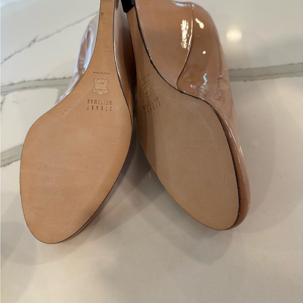 Stuart Weitzman Nude Patent Leather, Round Toe Wedge Size 10 - Picture 8 of 8